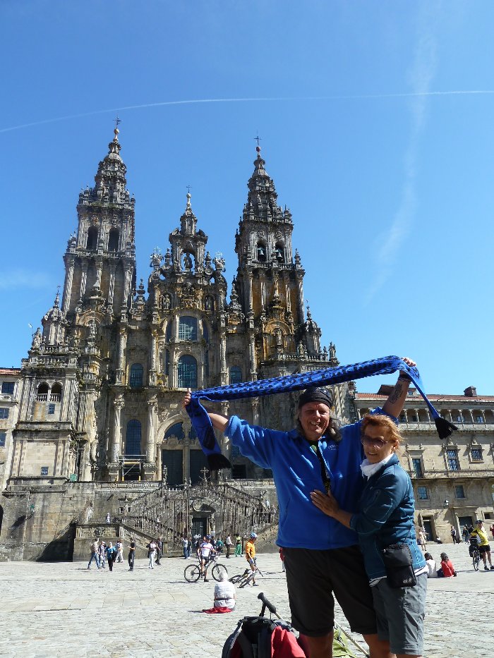 Ein Schal geht auf Reisen - Compostela